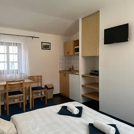 Penzion, Vinný Sklep A Café Bárta