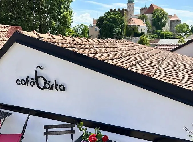 Pensión Penzion, Vinný Sklep A Café Bárta